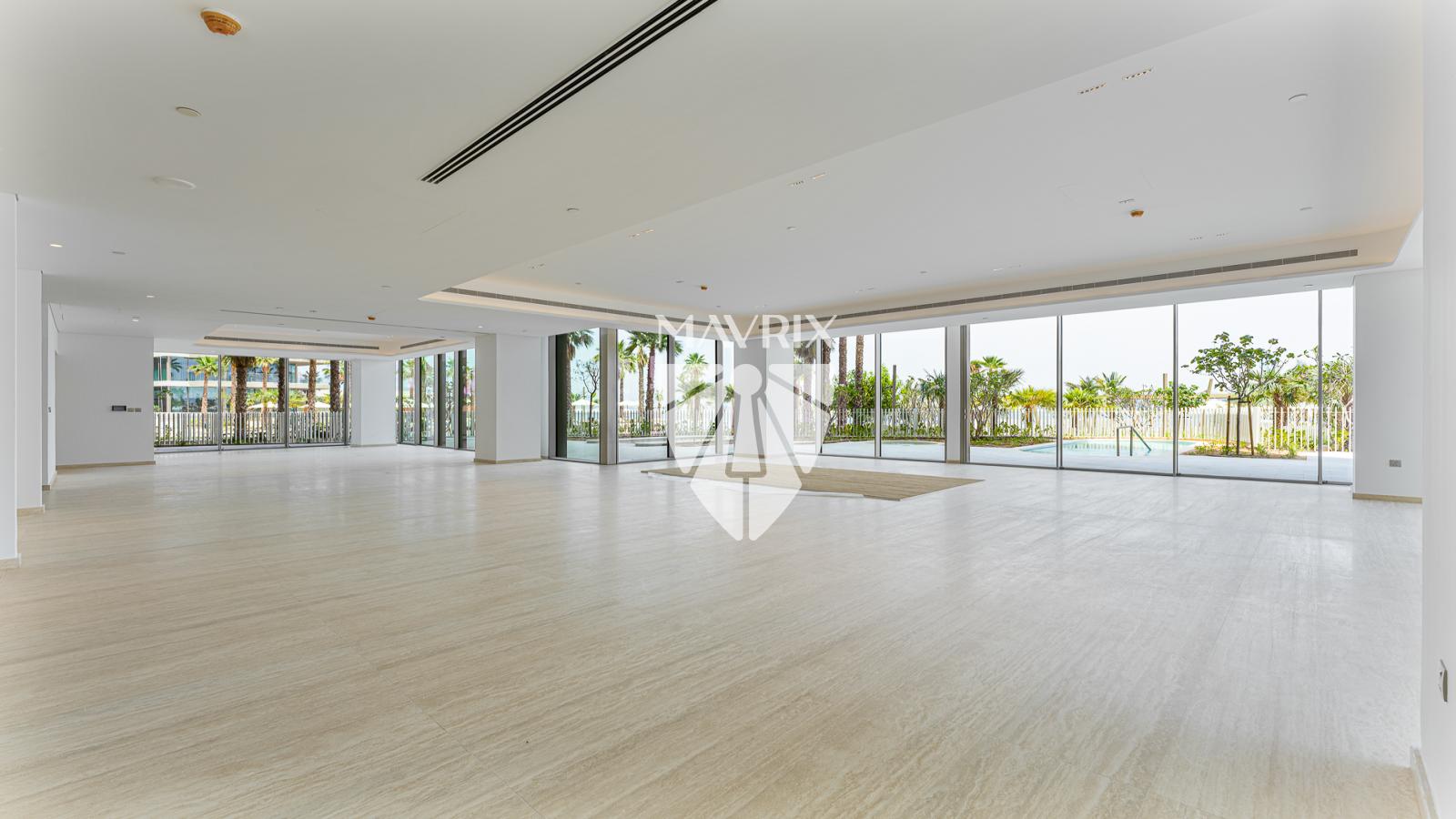 Private Garden  |  Private Pool  | Penthouse