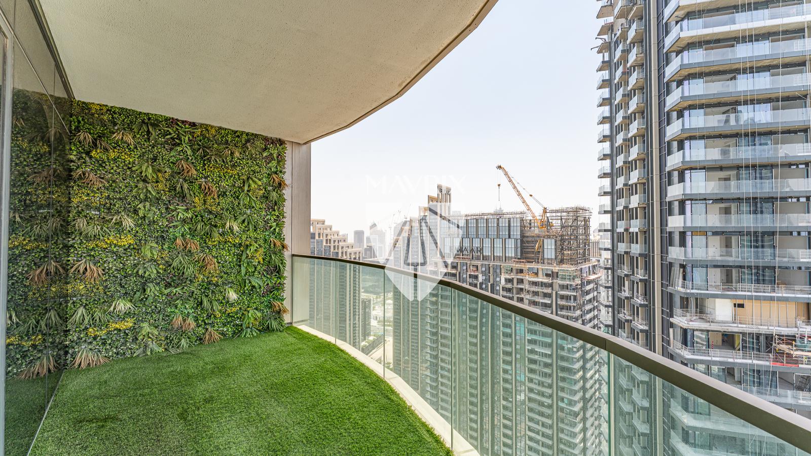 High Floor | BLVD and Sea View | No Agents