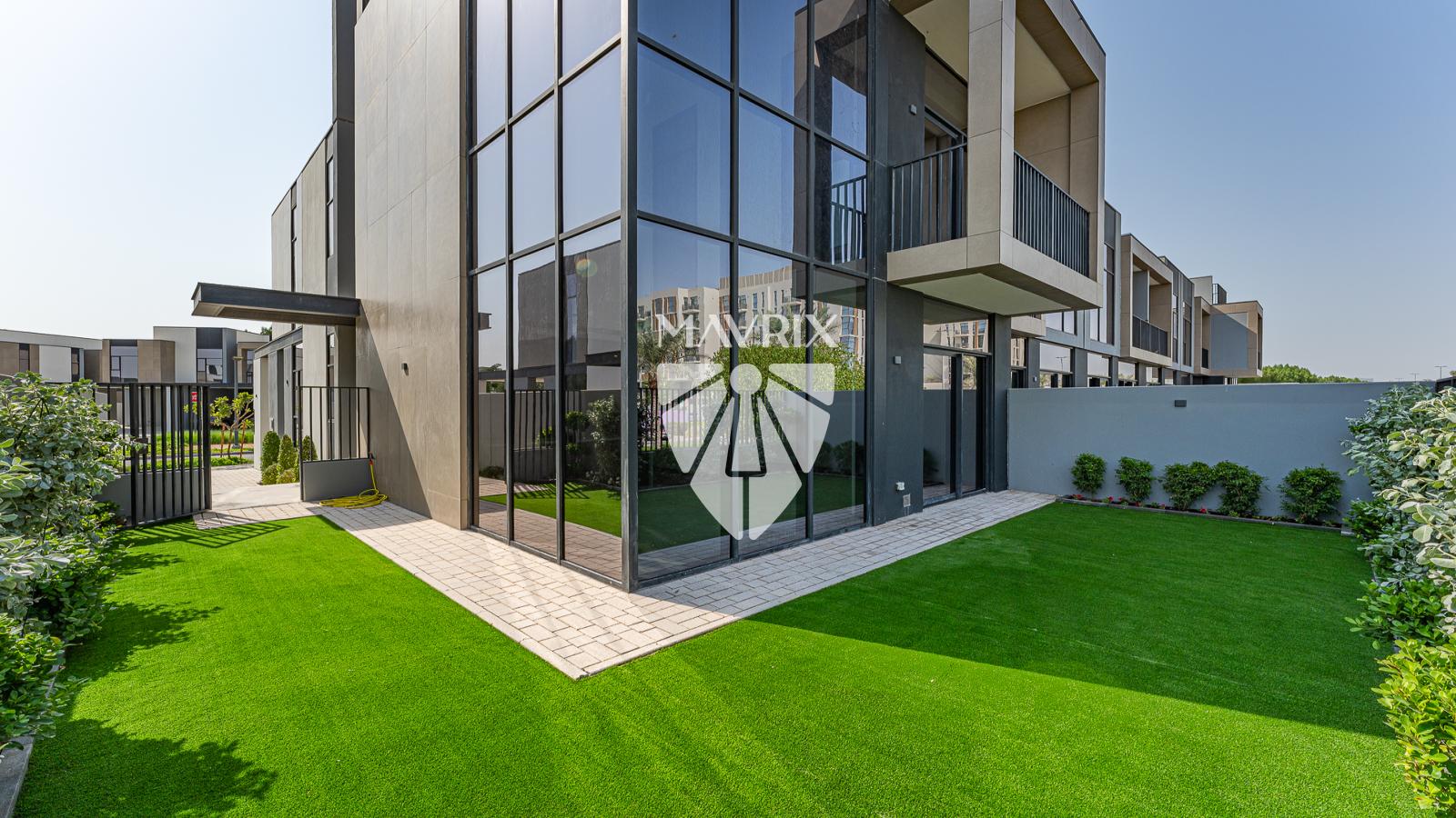 Spacious G+2 | Facing Park | Modern Design