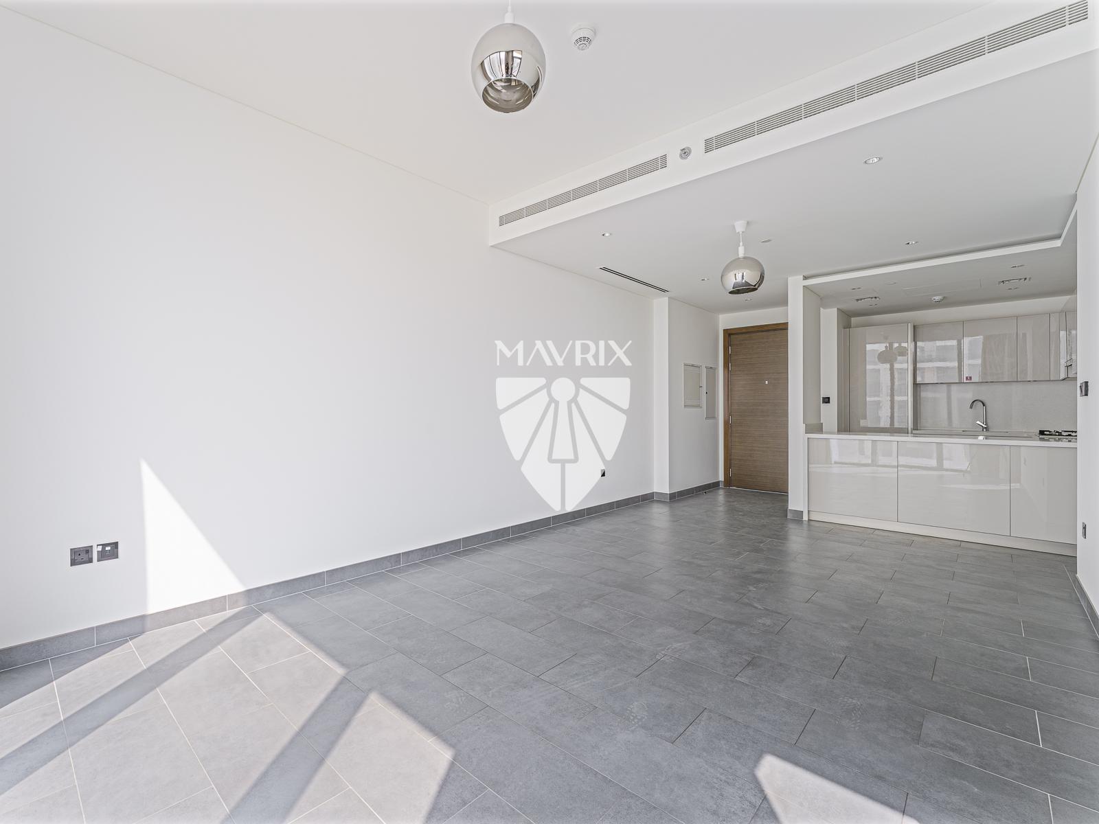 Spacious | High floor | Open View | Vacant | Study