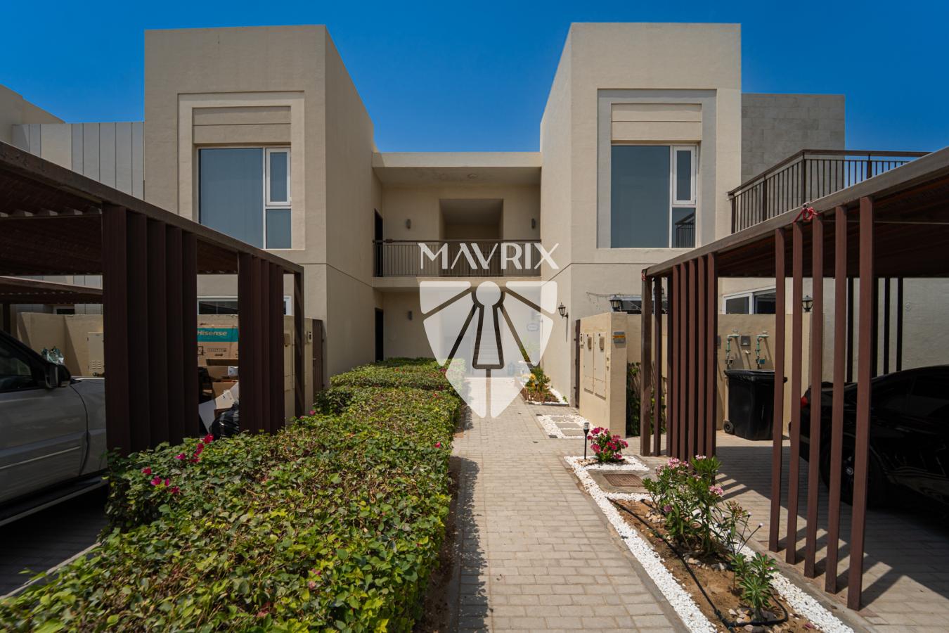 Spacious |Central Location | Middle Unit |Tenanted