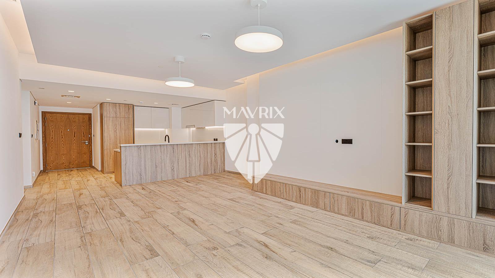 Spacious| Upgraded Unit | Mid Floor | Vacant