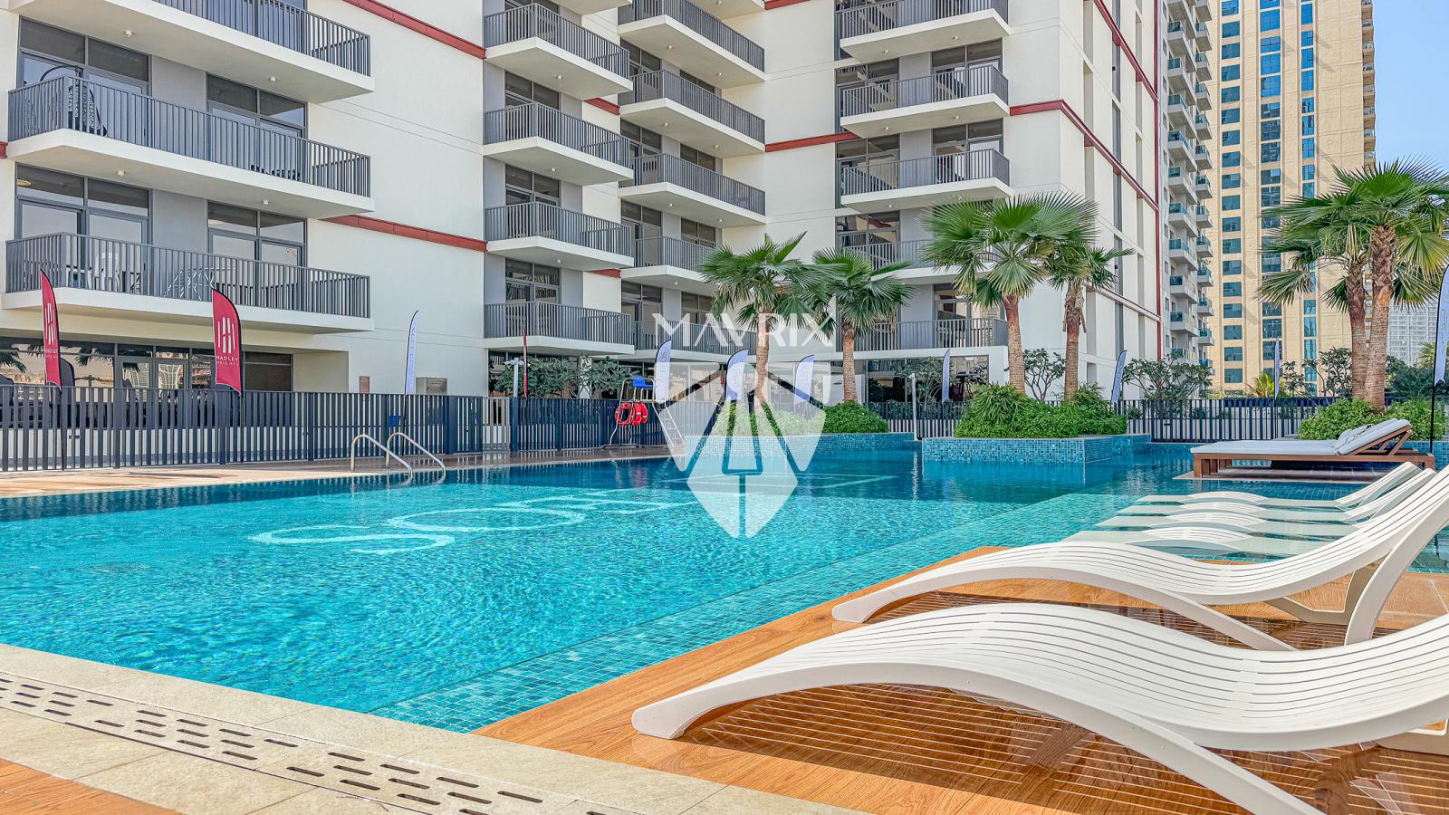 Corner Unit | Large unit | park views | Ready