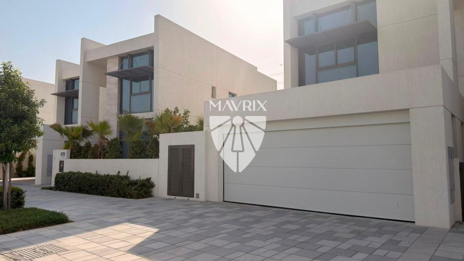 Spacious 4BR Villa | Modern Luxury Family Living