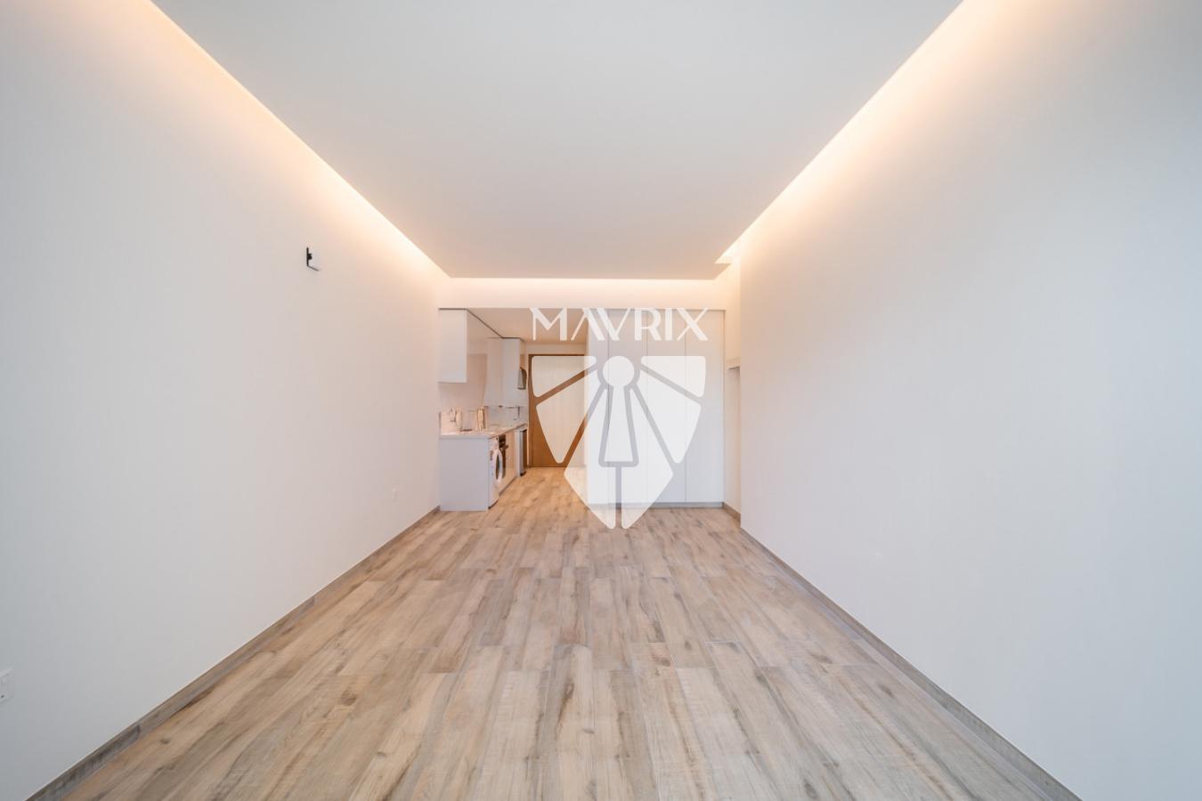 Spacious | High Floor | Canal View | Vacant