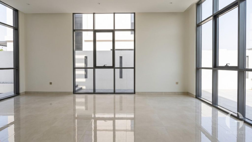 Well Maintained | Ready to Move | Spacious — photo 3