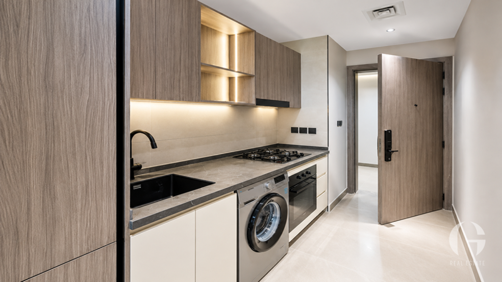 Modern Finish | Spacious Home | High Demand — photo 5