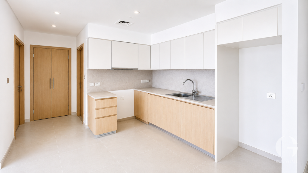 High Floor | Large Layout | Unfurnished | Spacious — photo 3