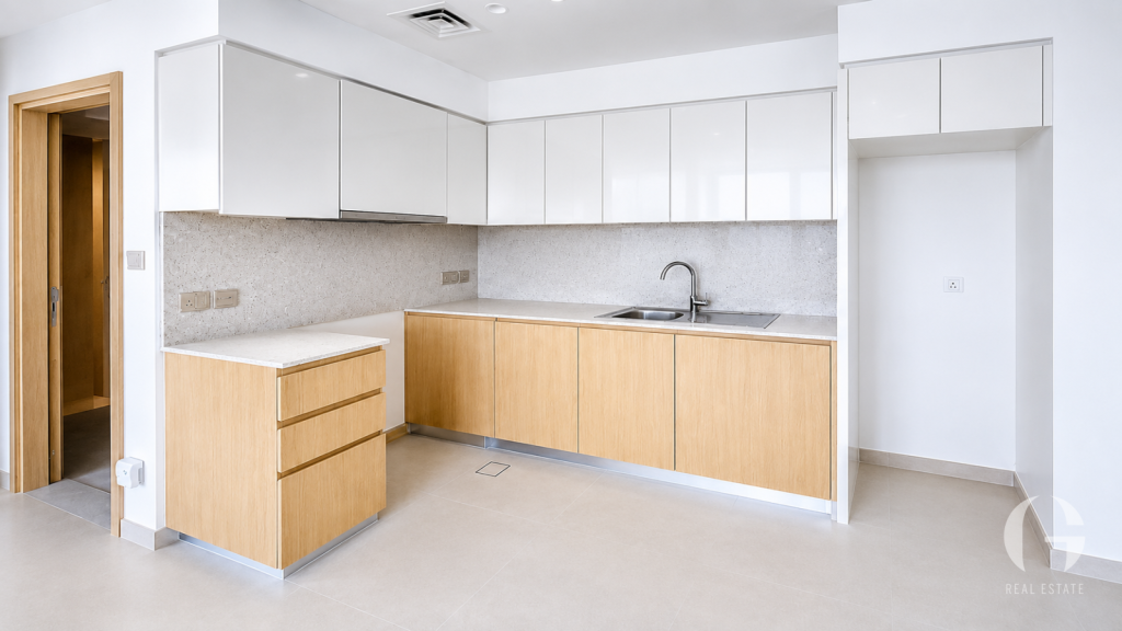 High Floor | Large Layout | Unfurnished | Spacious — photo 5