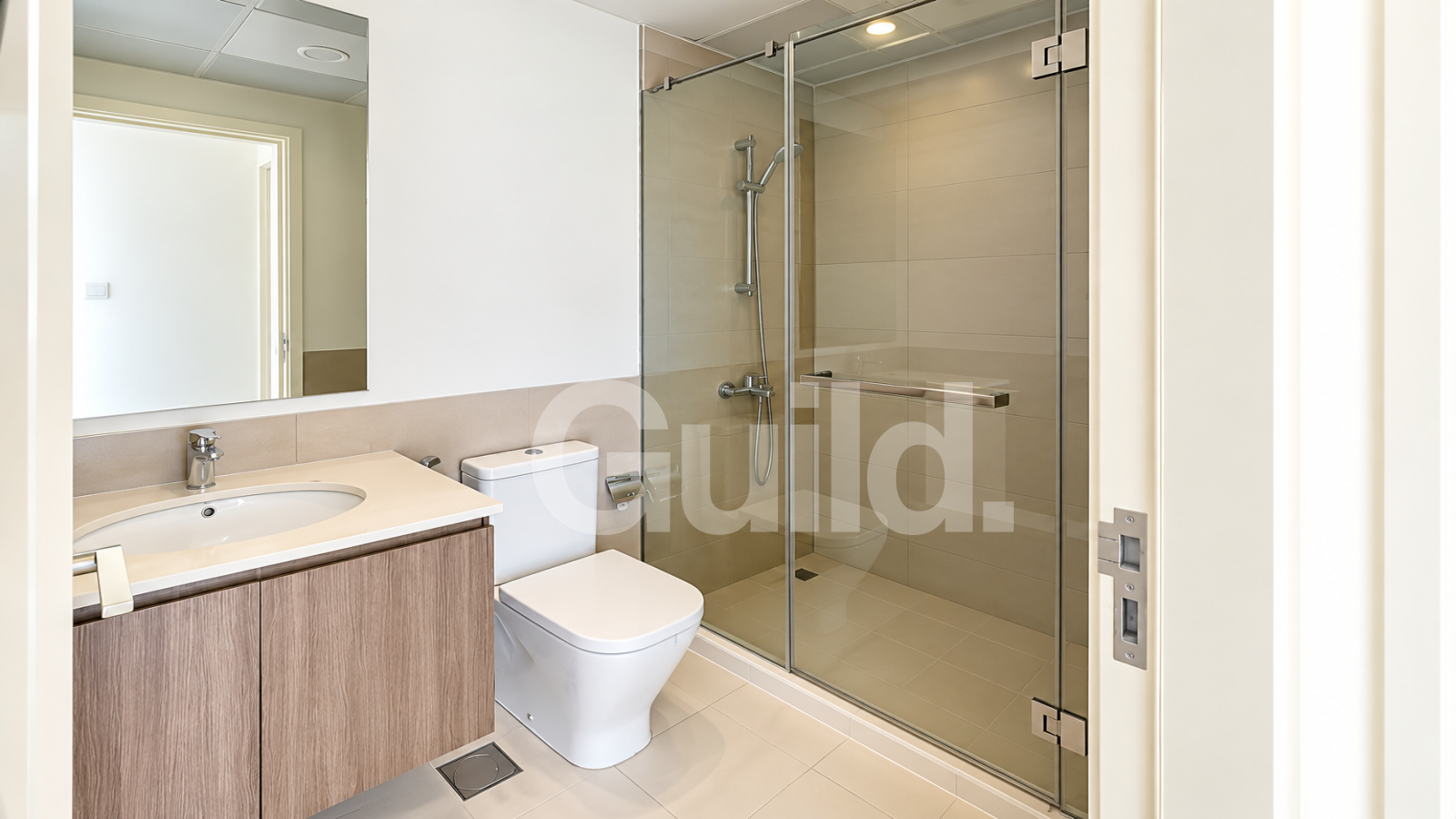 Boulevard View | Unfurnished | Well Maintained — photo 5