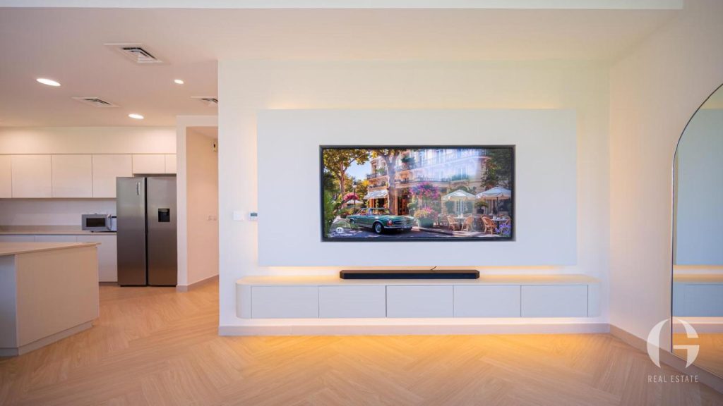 Premium Family Villa | Great Layout | Upgraded — photo 3