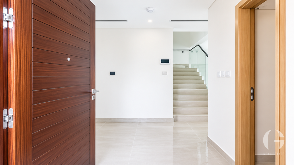 Gated Community | Corner Unit | Vacant | Modern — photo 4