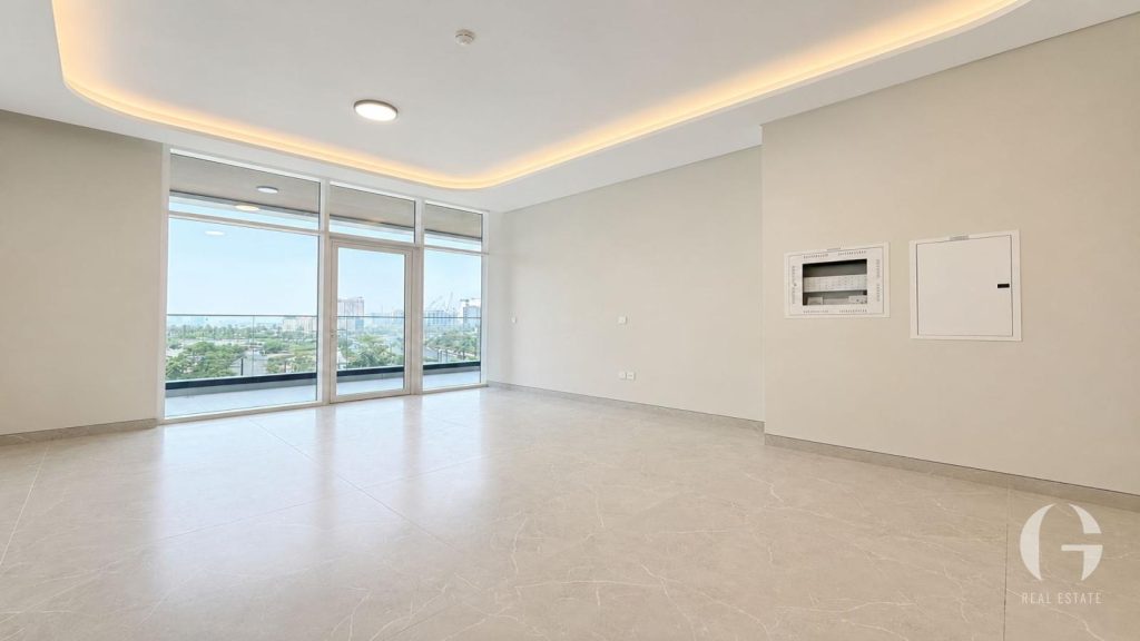 Corner Unit | Prime Location | Vacant | Spacious — photo 5