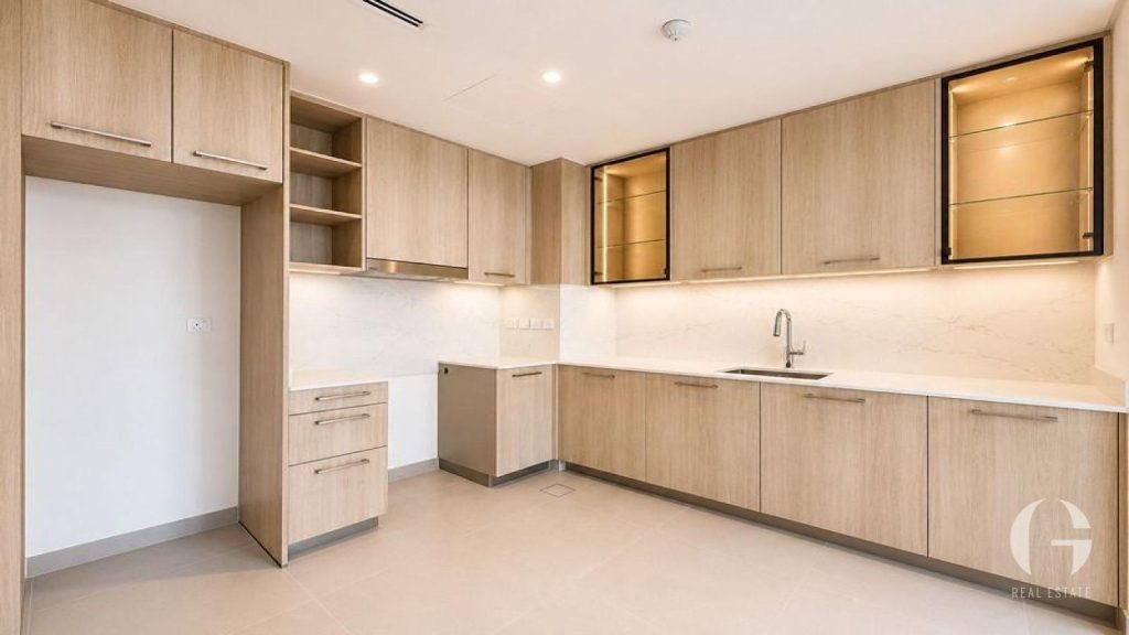 Corner Unit | Prime Location | Vacant | Spacious — photo 5