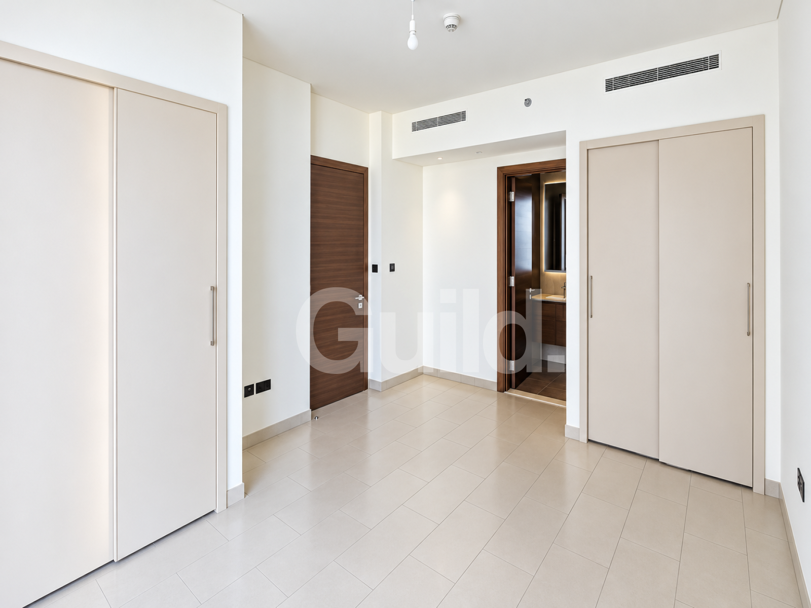 Bright Interior | Modern Living | Peaceful Setting — photo 3