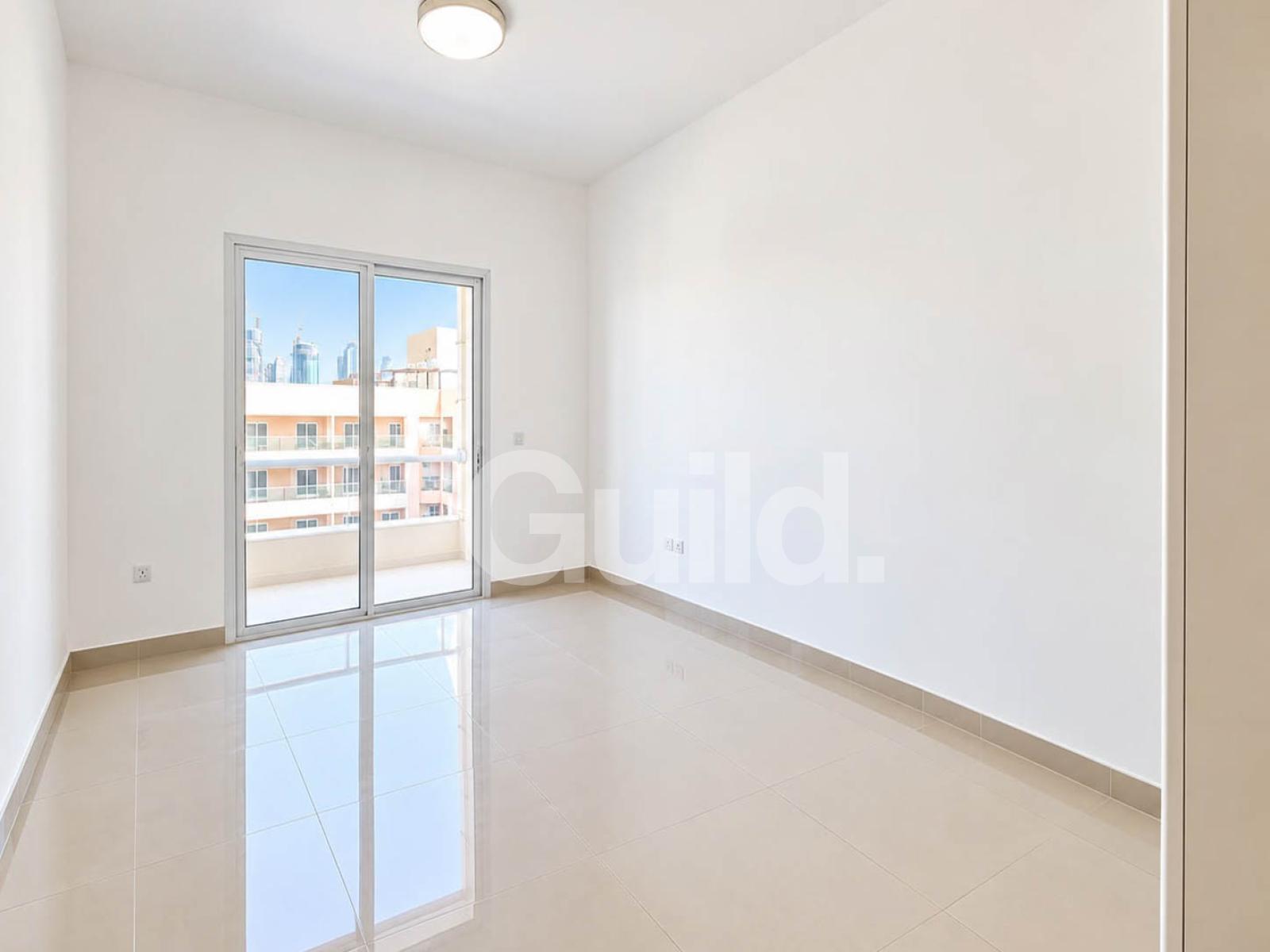 Pool View | Vacant | Great Deal | Bright Unit — photo 3