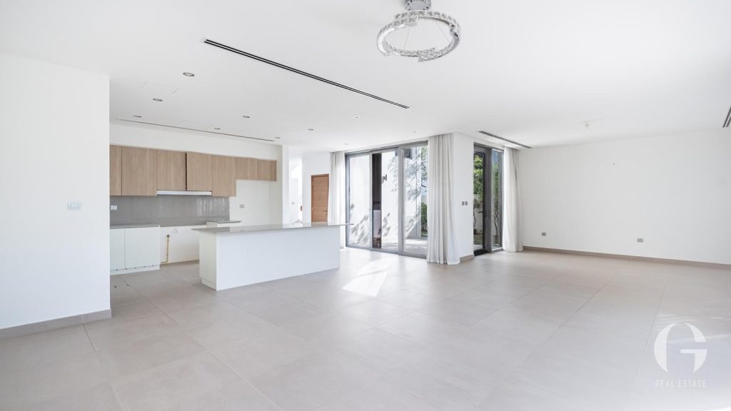 Large Plot | Prime Community | Bright | Spacious — photo 4