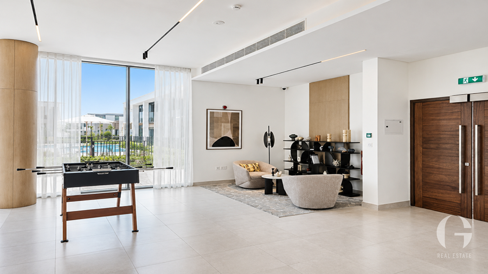 Pool View | Large Layout | Modern Design — photo 2