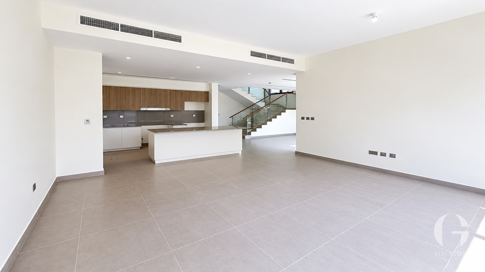 Refined Living | Great Amenities | Spacious — photo 3