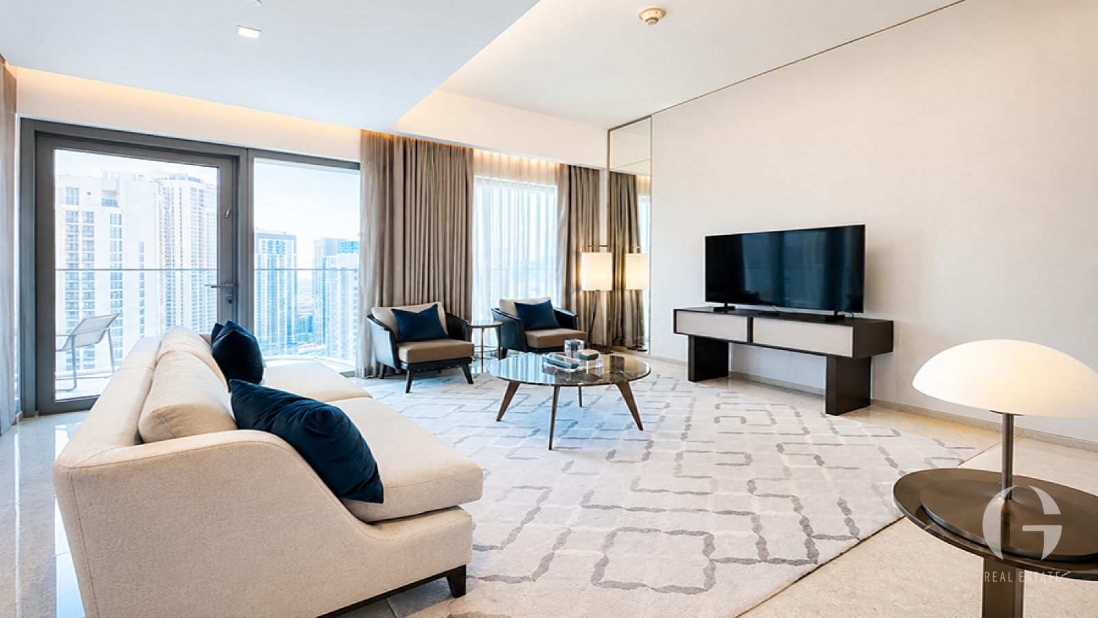 Modern Unit | Prime Location | Luxurious | 3BR — photo 2