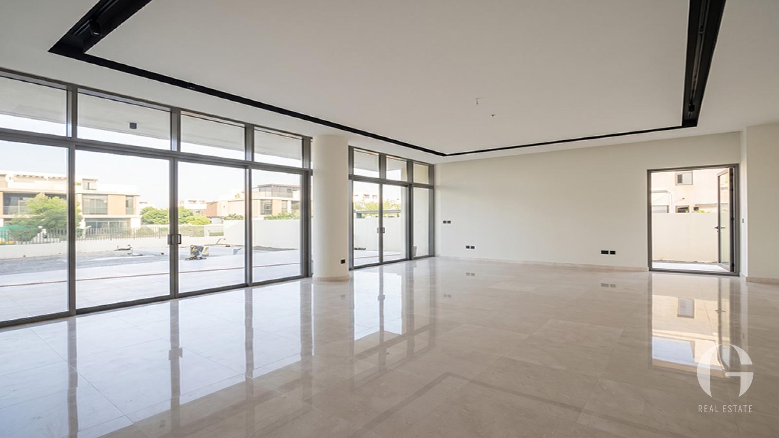 Upgraded 5BR | Private Pool | Prime Internal — photo 3