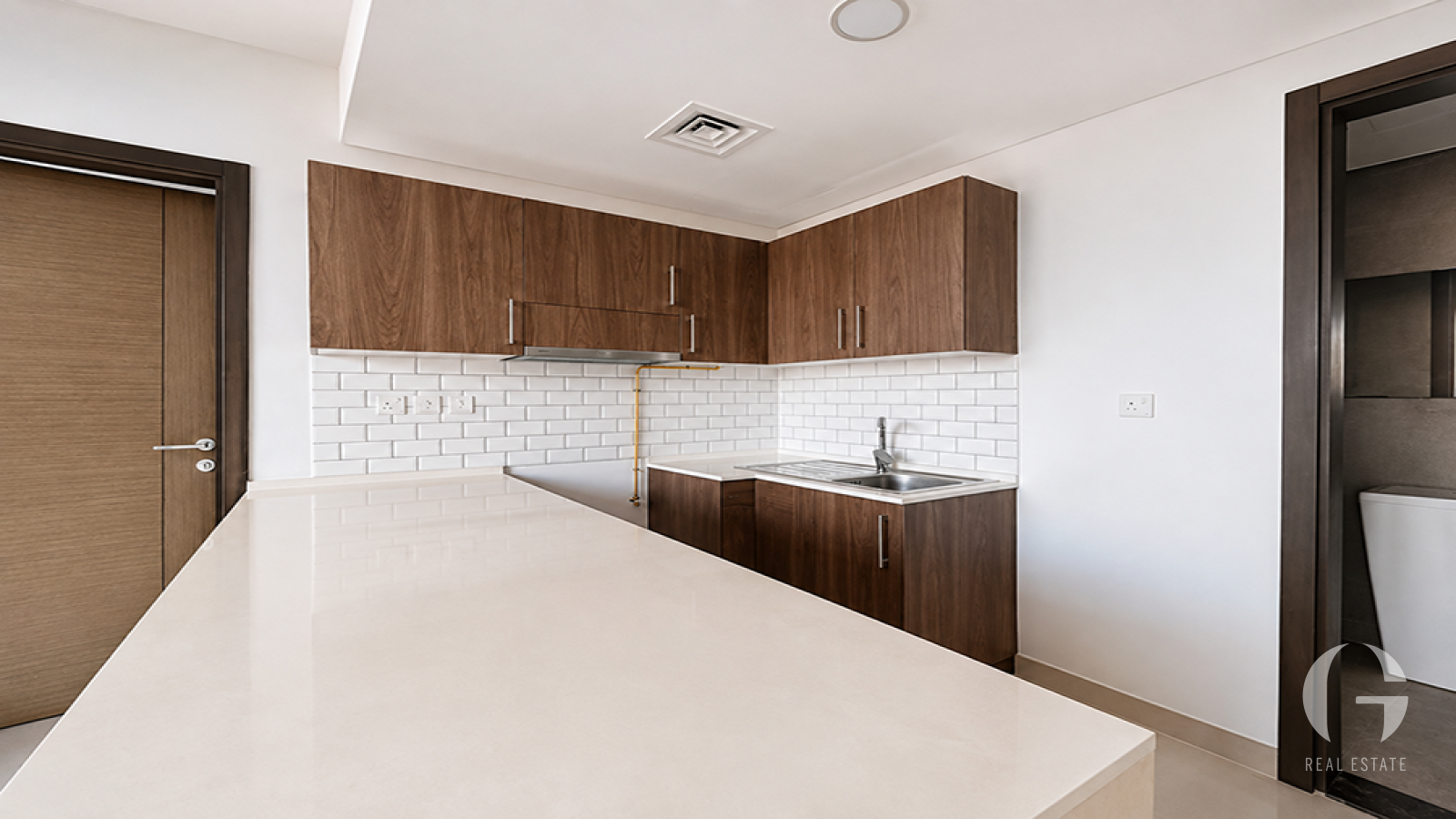 Modern Furnished | Spacious | Prime Location — photo 3