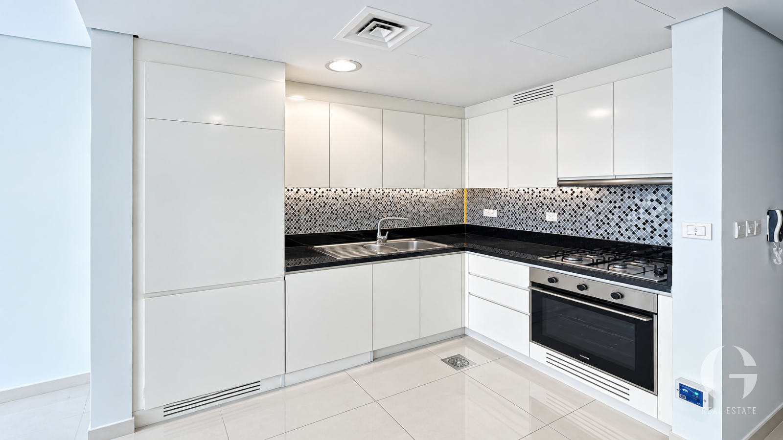 High Floor | Vacant | Fully Furnished | Spacious — photo 2
