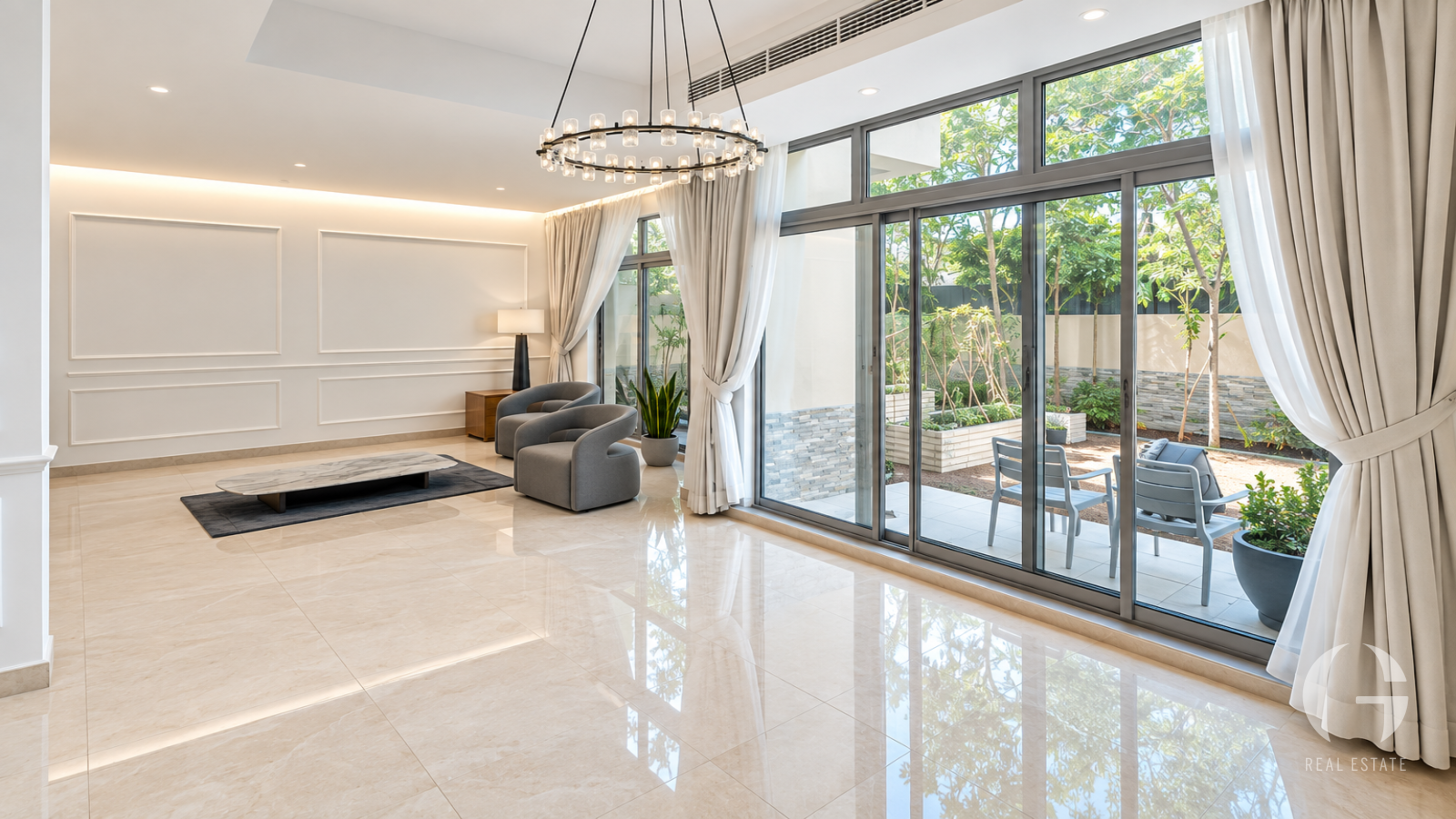 Upgraded | 3 Bed Plus Maid | Landscaped | Spacious — photo 3