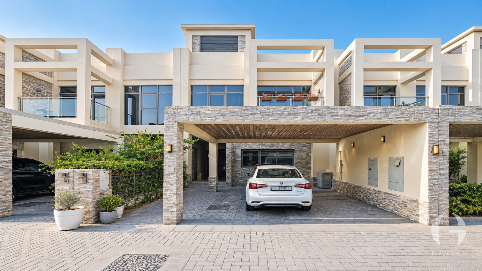 Upgraded | 3 Bed Plus Maid | Landscaped | Spacious