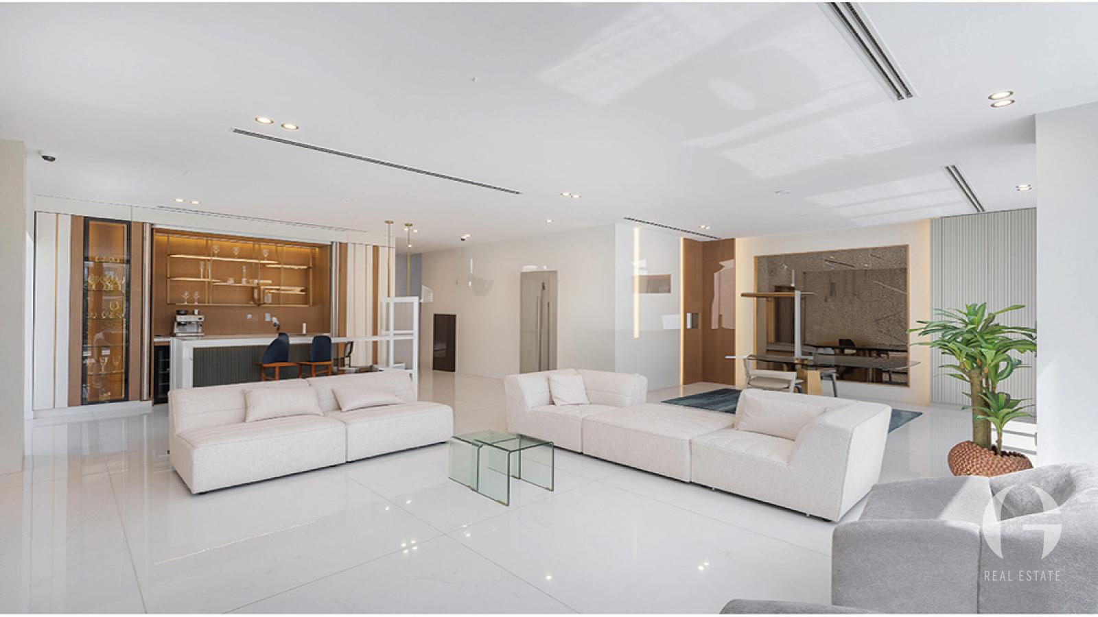 Upgraded Luxury 5BR | Pool | Extended | Modern — photo 5