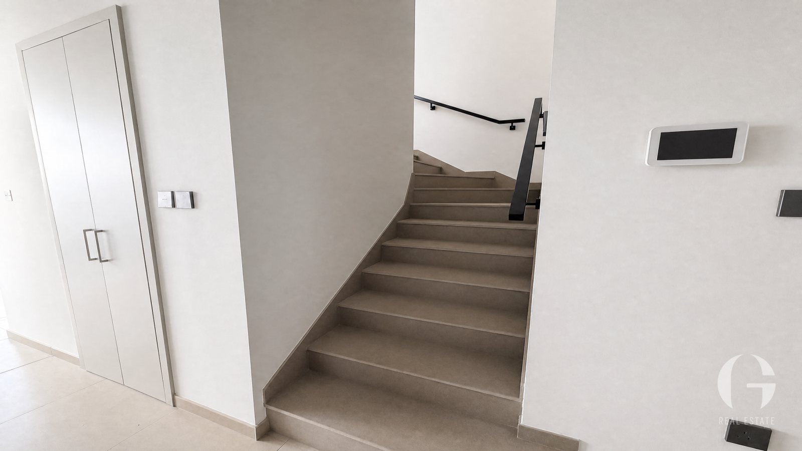 Exceptional 3BR Townhouse | Private Garden | Sun — photo 3