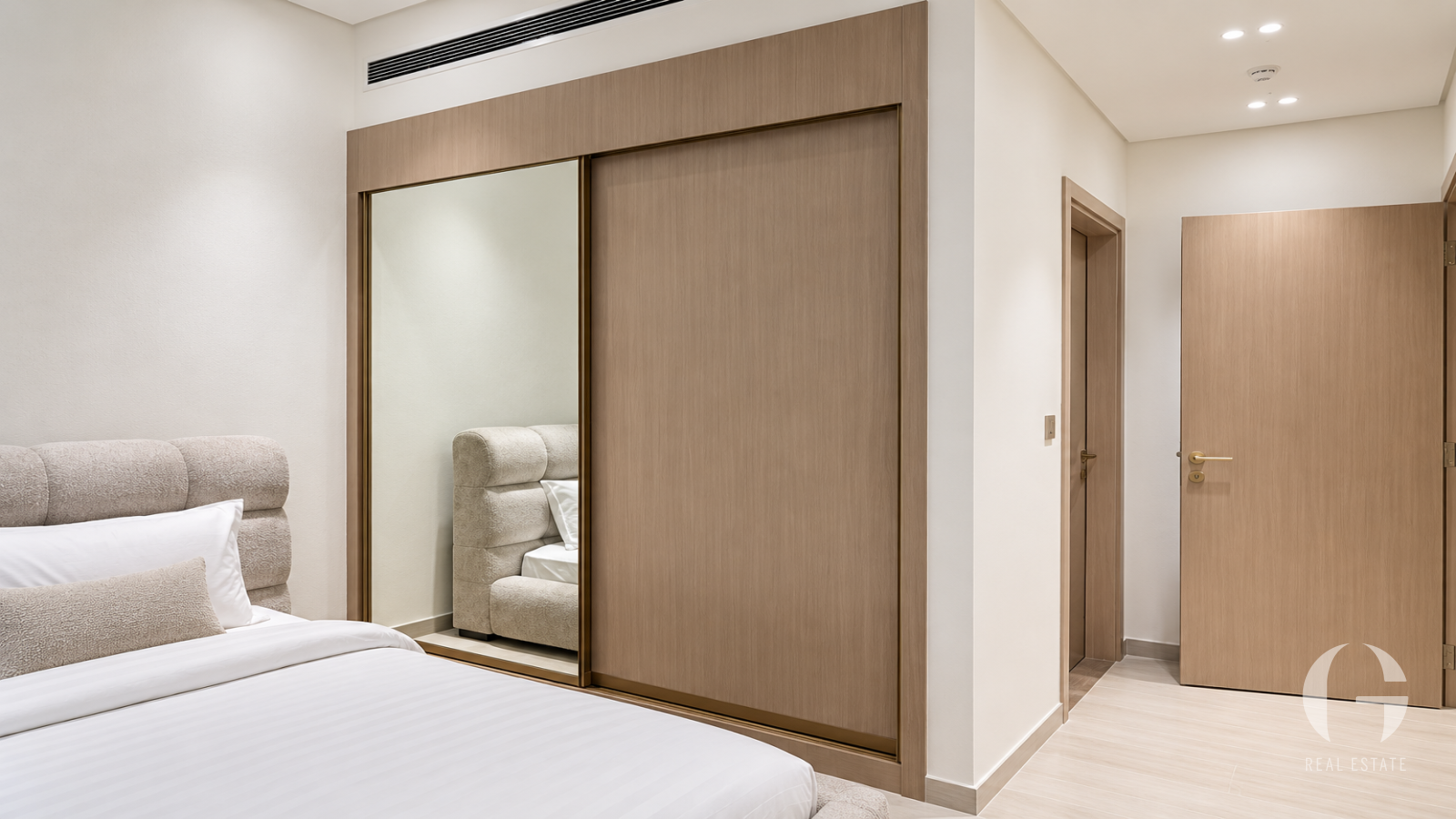 Spacious | Bright Layout | Prime Location — photo 3