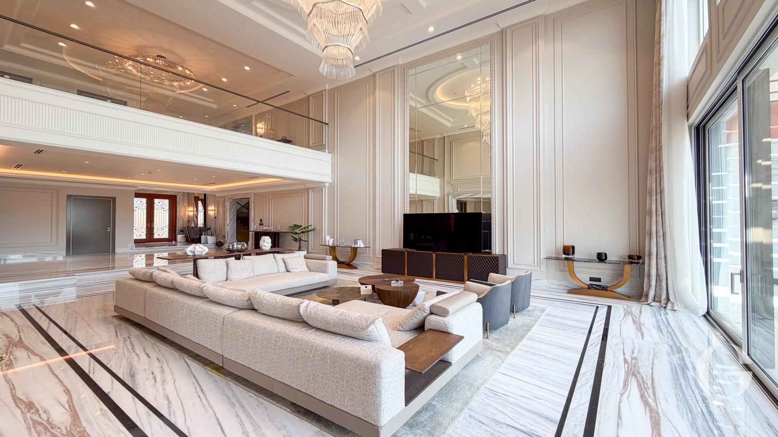 Luxury Living | Well Maintained | Stylish Interior — photo 3
